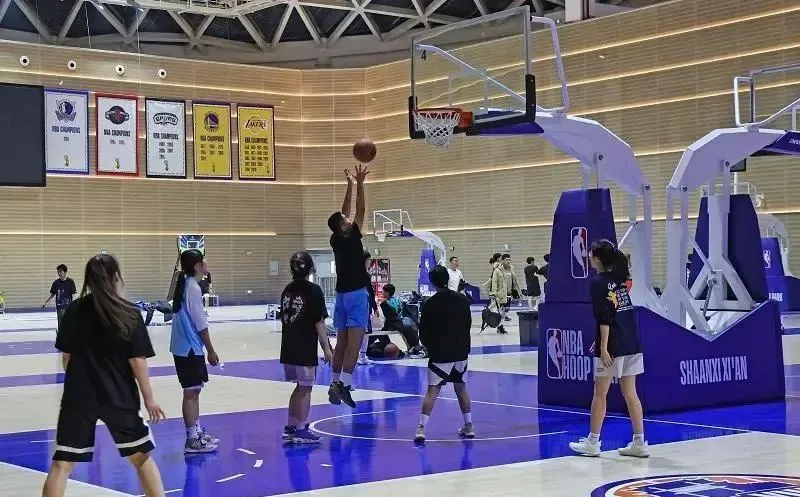 大学生篮球社团如何引入智能情感技术_0